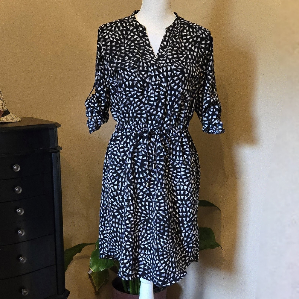 Mossimo. Size Small. Black and White.